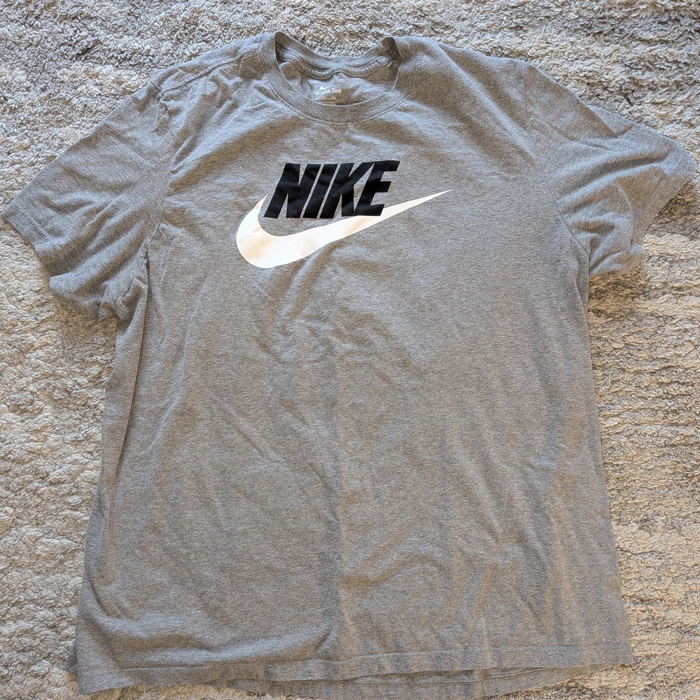 Nike Gray T-Shirt